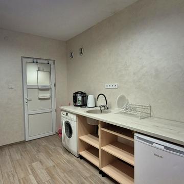 Залізнична вул., 60