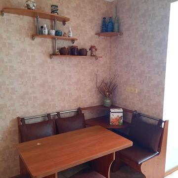 Космонавтів вул., 50