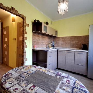 Сержа Лифаря вул. (Олександра Сабурова), 8-А