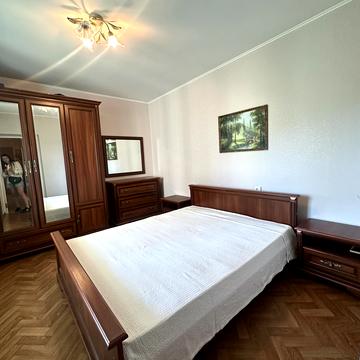 Валерія Лобановського просп., 130