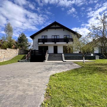 Лісова вул., 42