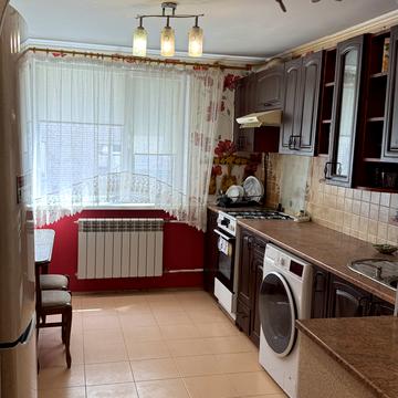 Степана Бандери вул., 49/1