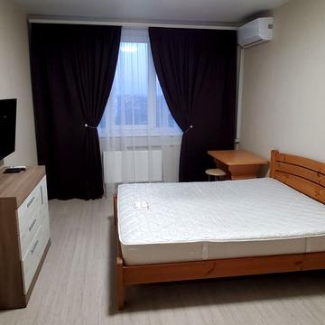Михайла Грушевського вул., 30в