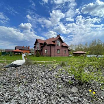інститутська, 9