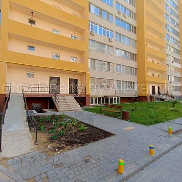 Академіка Сахарова вул., 16