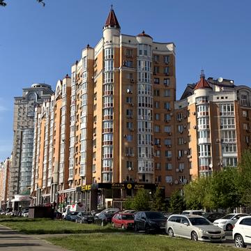Володимира Івасюка просп. (Героїв Сталінграду), 8