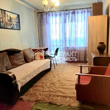 Академіка Павлова вул., 162е