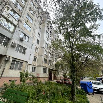 Небесної Сотні просп. (Маршала Жукова), 77