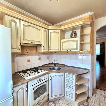 Володимира Великого вул. (Артема), 89