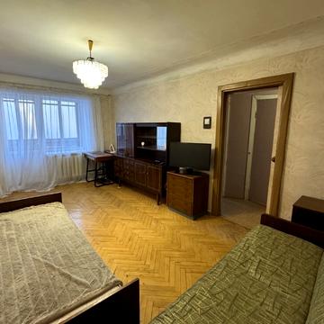Вацлава Гавела бульв. (Івана Лепсе), 87
