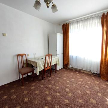 Мідна вул., 10
