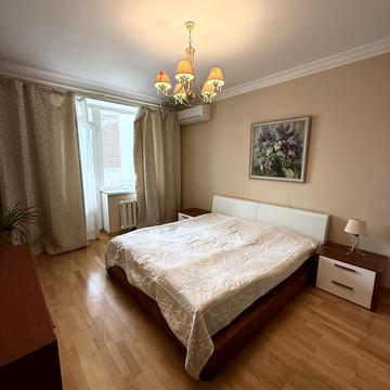 Миколи Амосова вул., 4