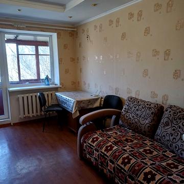 Космонавтів вул., 33