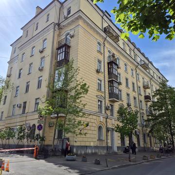 Пилипа Орлика вул., 10
