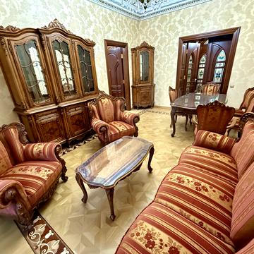 Заньковецької вул., 8