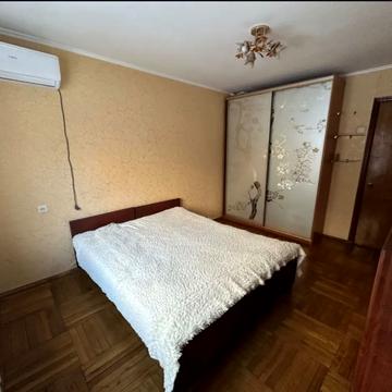 Набережна Перемоги вул., 104