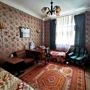 Незалежної України вул. (40 років Радянської України), 68