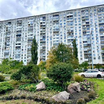Амвросія Бучми бульв., 8
