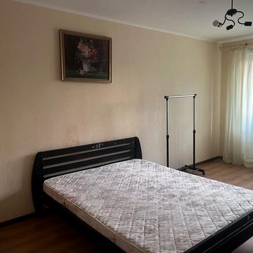 Прирічна вул., 19