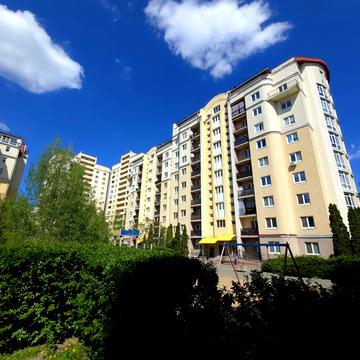Валерія Лобановського вул., 16
