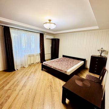 Русанівський бульв., 108
