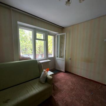 Металургів вул., 32