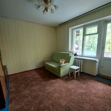 Металургів вул., 32