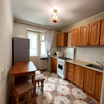 Під Голоском вул., 17-Б