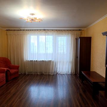 Дарницький бульв., 8