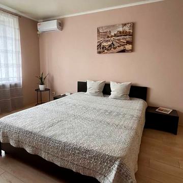 Героїв Крут вул. (Червоних Курсантів), 4а
