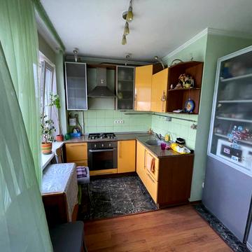 Прирічна вул., 27