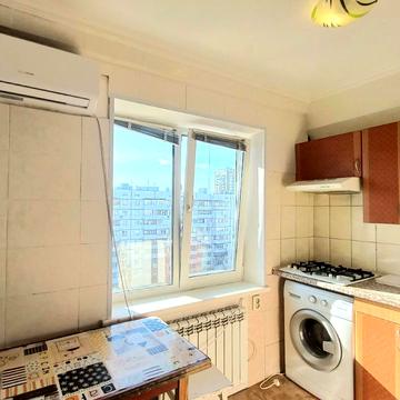 Йорданська вул. (Лайоша Гавро), 8