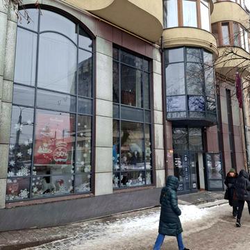 Незалежності вул., 42
