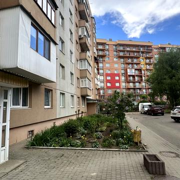 Героїв Крут бульв. (Героїв Сталінграду), 19
