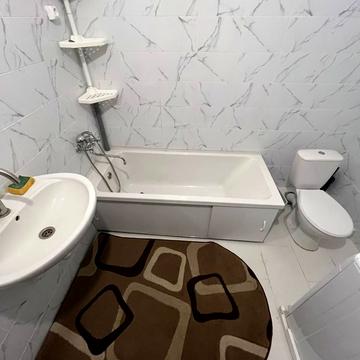 Угорська вул., 12