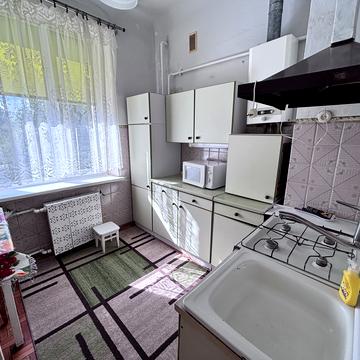 Університетський просп. (Гагаріна), 25
