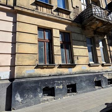Богдана Хмельницького вул., 151