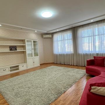 Євгена Коновальця вул. (Щорса), 32-Б
