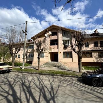Петра Калнишевського вул., 4
