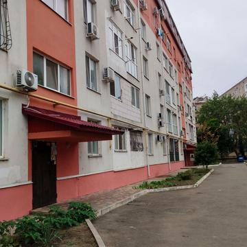 Червона вул., 14