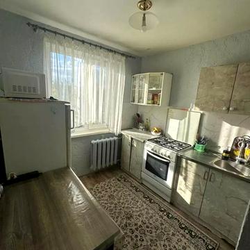 Героїв Крут вул. (Валентини Терешкової), 44