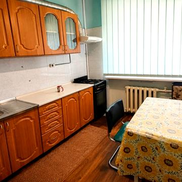 Уманська вул., 49/12