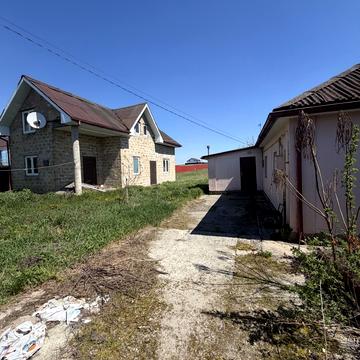 Центральна вул.