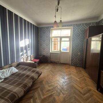 Лесі Українки бульв., 8