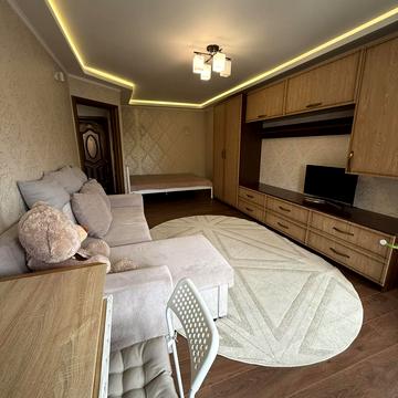 Лесі Українки вул., 28