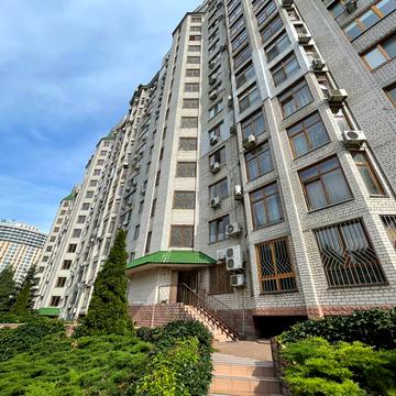 Тіниста вул., 15