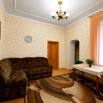 Спаська вул., 15