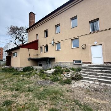 Ужанська вул. (Червоноармійська), 111
