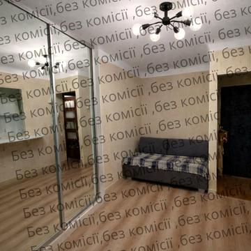 Академіка Доброхотова вул., 26
