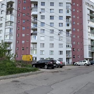 Медової Печери вул. (), 40